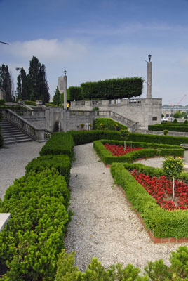 parterre at the corner entrance of the Oakes Garden Theatre